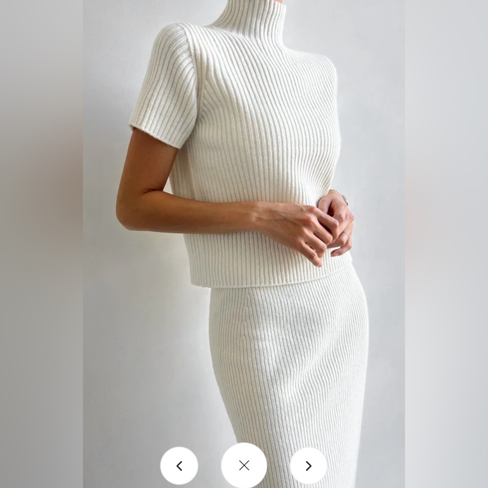 NWT Cream Ribbed Knit Skirt Set - Size M